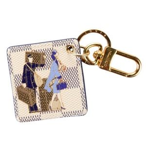 Louis vuitton bag charm 🛑 I want to buy this❗️